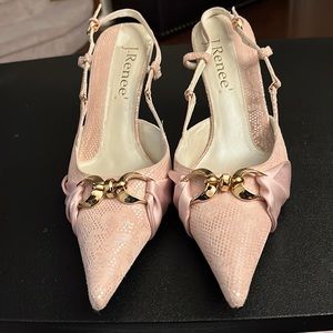 J’Renee pink size 9 sling backs with gold bow.